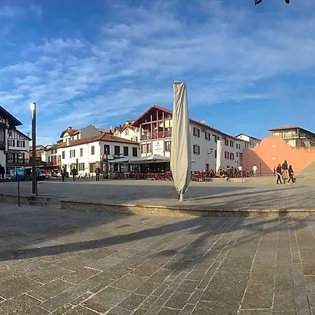 à 300 M De La Mairie Et Séjour chez l'habitant