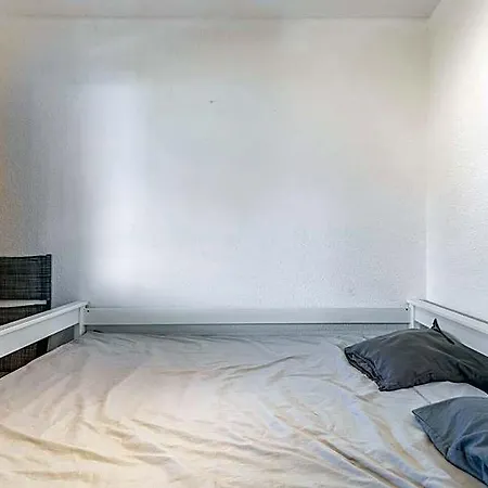 Séjour chez l'habitant à 300 M De La Mairie Et *